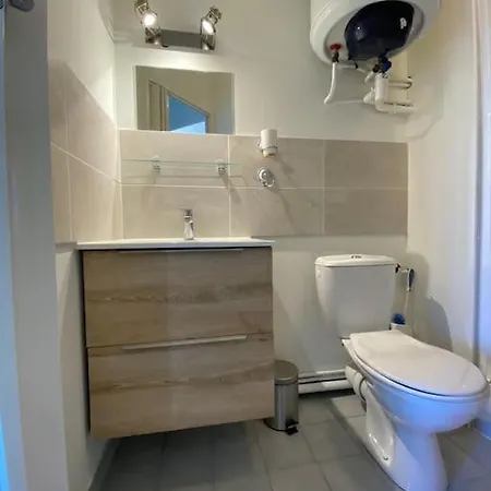 Ravissant T3 En Duplex Proche Ла-Лонд-ле-Мор